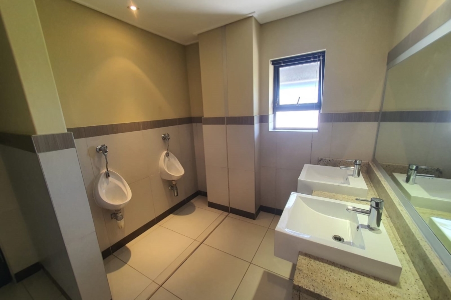 To Let commercial Property for Rent in Newton Park Eastern Cape